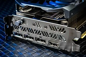 七彩虹3070ti战斧怎么插供电