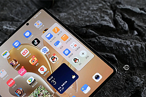 荣耀magicvs厚度多少