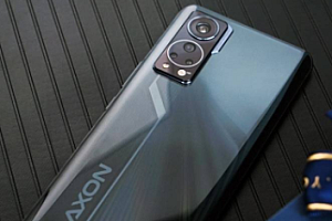中兴axon30s中框材质是什么