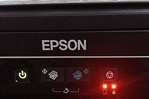 芯烨打印机error灯一直闪怎么回事